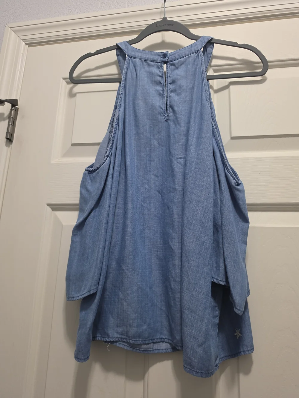 Skies Are Blue Light Blue Star-Embroidered Cold-Shoulder Top Size Small